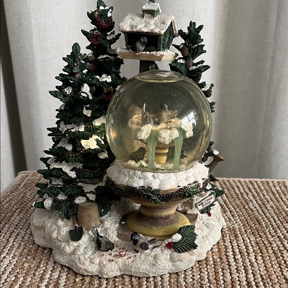 Pfaltzgraff Winterwood Christ Musical Snow Globe Welcome 2000 9" Tested & WORKS